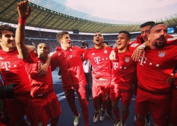 2016-04-23 19_38_50-FC Bayern Official (@fcbayern) • Photos et vidéos Instagram.jpg